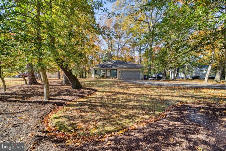 Property Photo:  2 Tall Oaks Court  DE 19971 