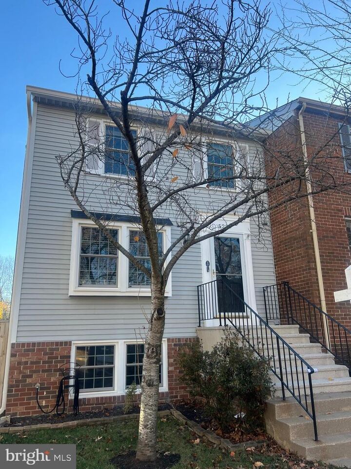 Property Photo:  5239 Saint Genevieve Place  VA 22315 