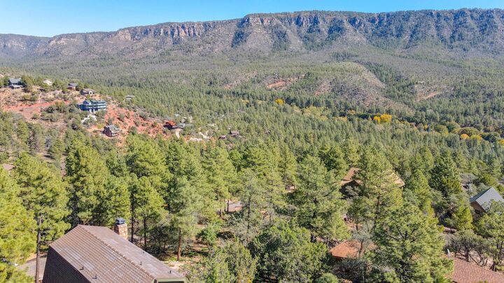 Property Photo:  6124 W Skyview Circle  AZ 85544 