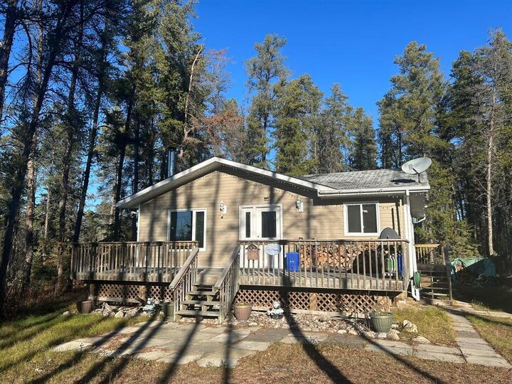 Property Photo:  10 Reinhold Drive  MB R0E 0T0 