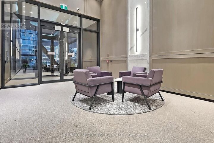 Property Photo:  488 University Avenue 2102  ON M5G 0C1 