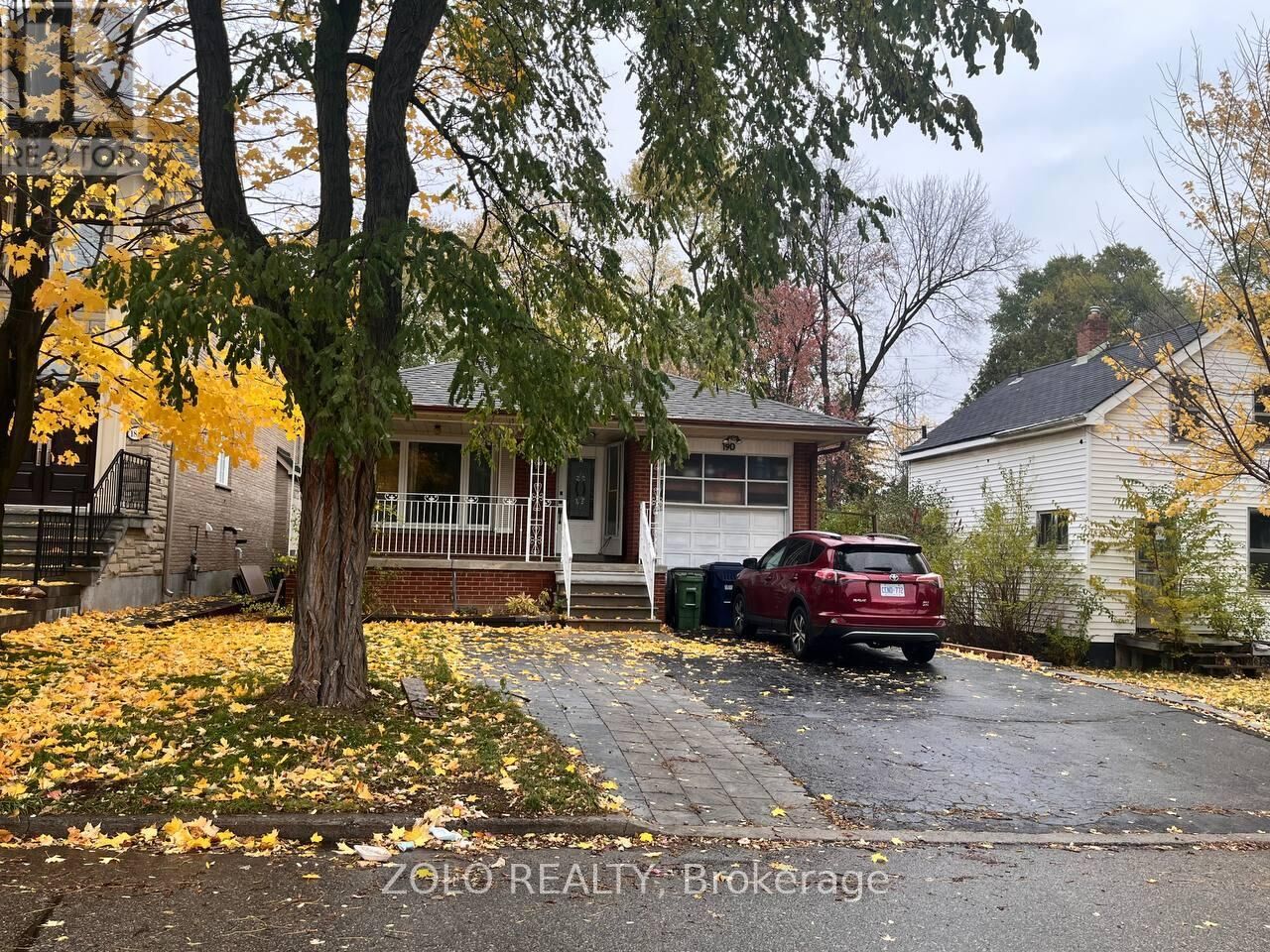 Property Photo:  190 Pemberton Avenue  ON M2M 1Y8 