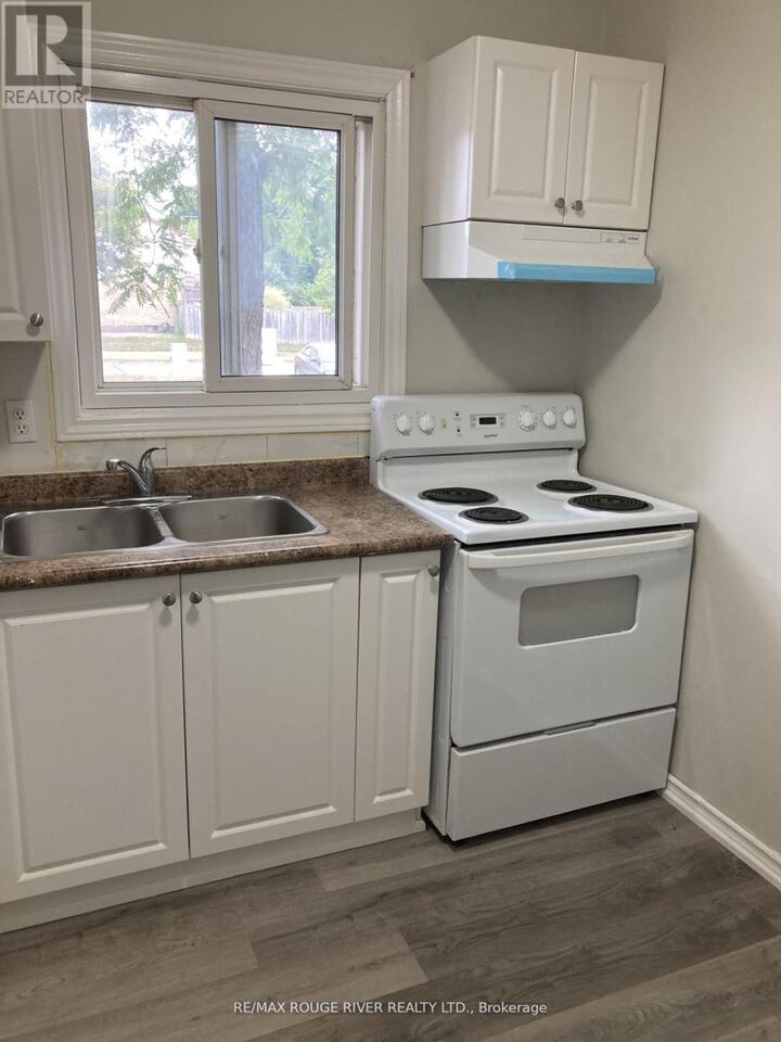 Property Photo:  255 Porter Street 21  ON L1J 1N3 