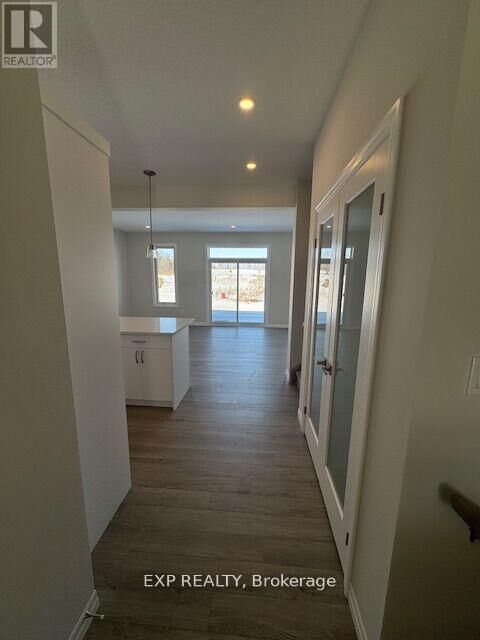 Property Photo:  50 Canary Street  ON N4G 0K3 