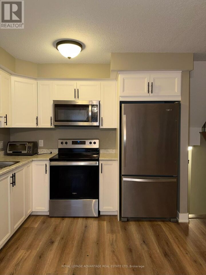 Photo de la propriété: 5 Staples Boulevard ON K7A 0A2