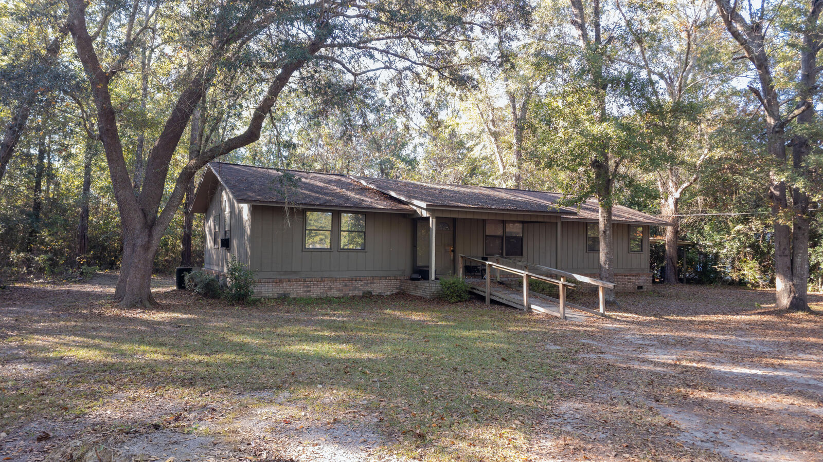 Property Photo:  19076 NE Oak Hill Drive  FL 00N/A 