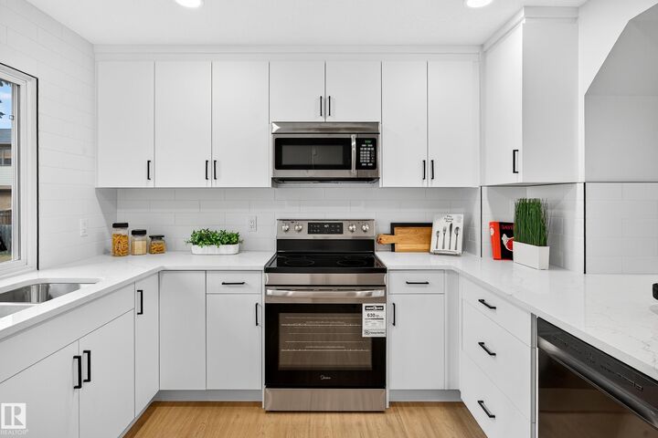 Property Photo:  9619 180 Street NW 36  AB T5T 4L9 