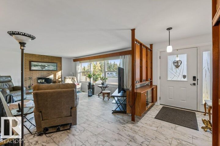 Property Photo:  13708 Buena Vista Road NW  AB T5R 5R6 