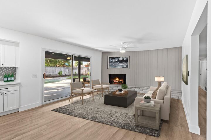 Property Photo: 5657 N Colonial Avenue CA 93704