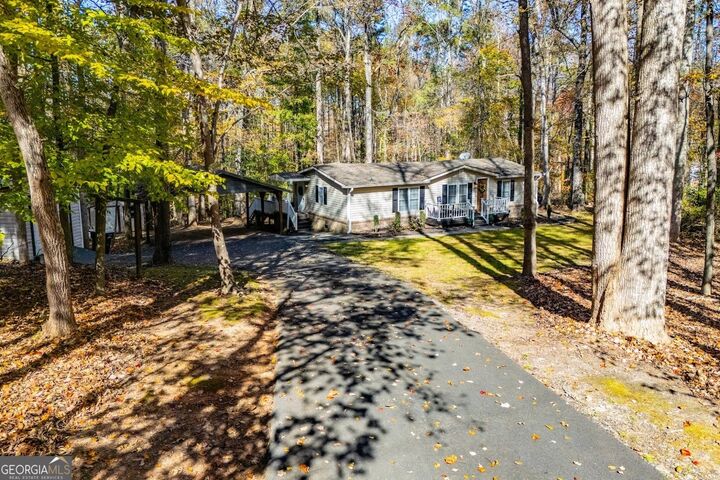 Property Photo:  140 Suburban Drive  GA 30179 