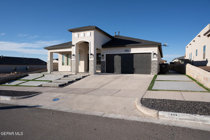 Property Photo: 633 Logwood Avenue TX 79835