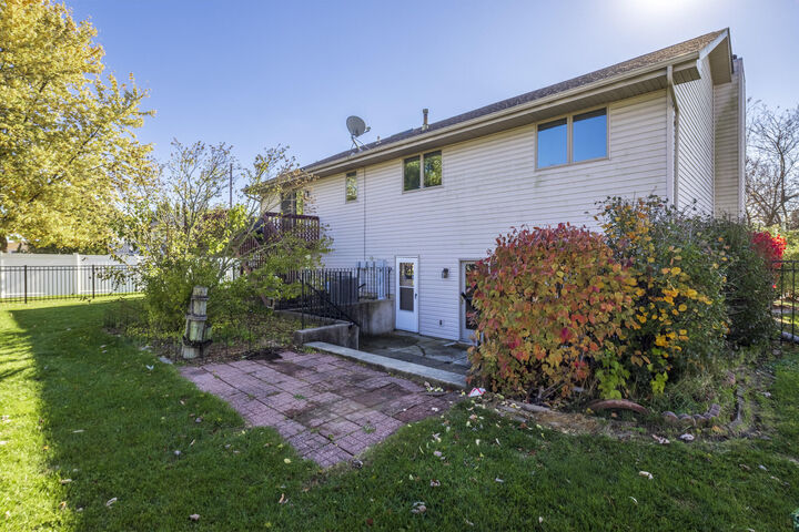 Property Photo:  2720 Painted Leaf Court  IN 46307 