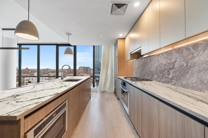 Property Photo:  155 Bay St 2008  NJ 07302 