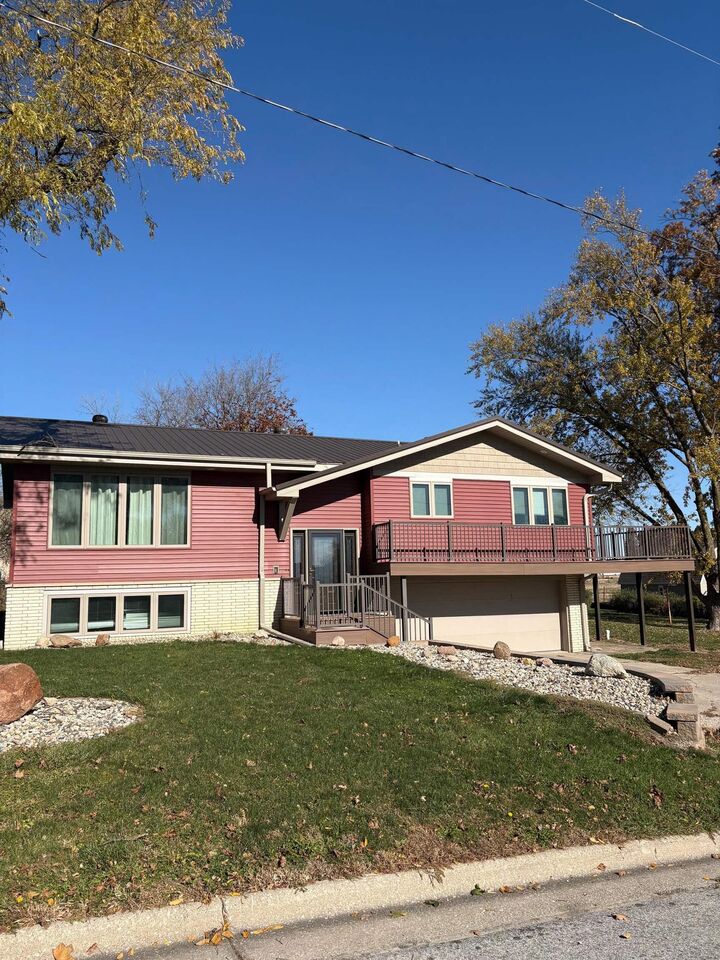 402 Pfaltzgaff St  Allison IA 50602 photo