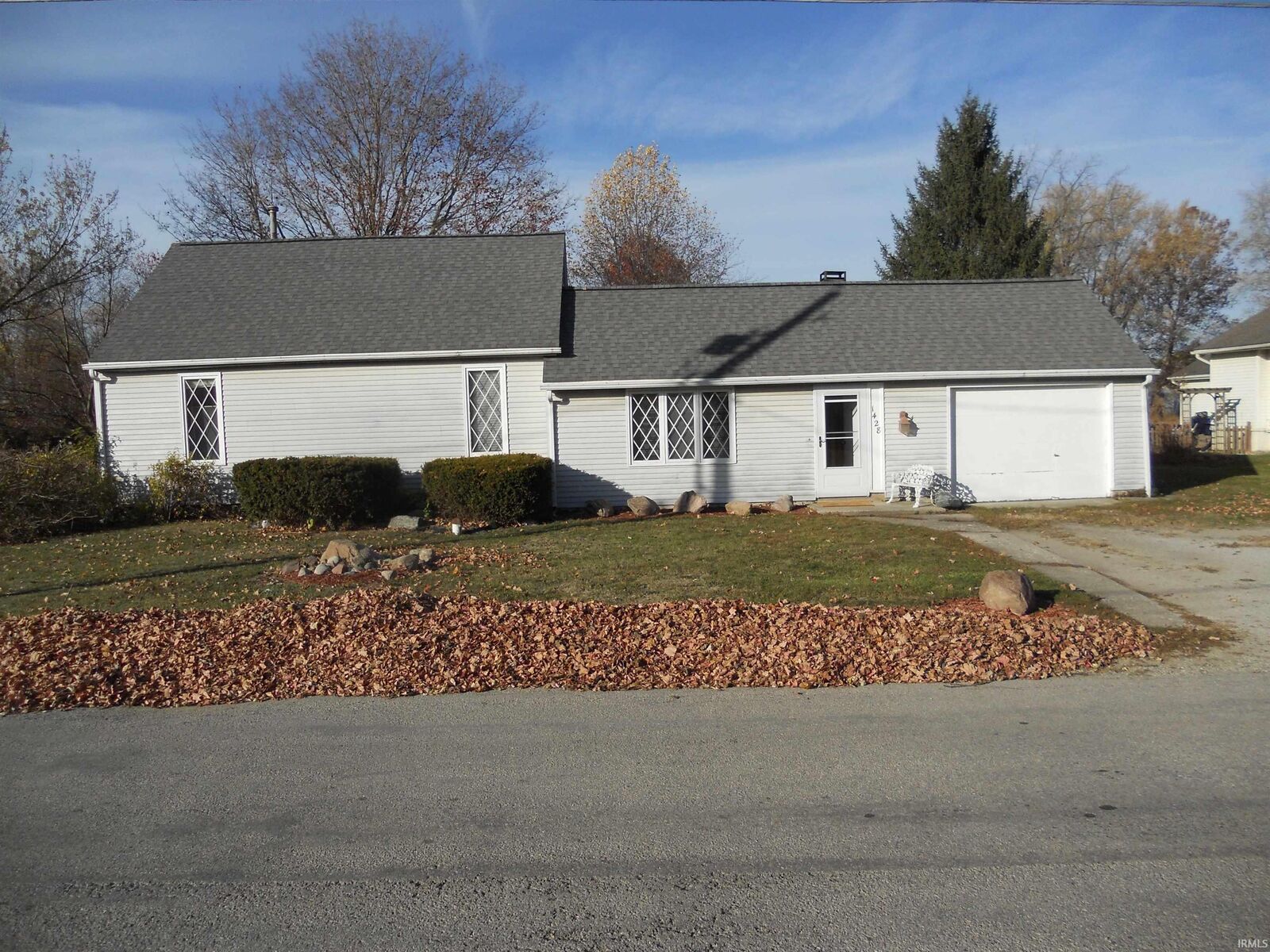 Property Photo:  1428 Ashley Avenue  IN 46825-3208 
