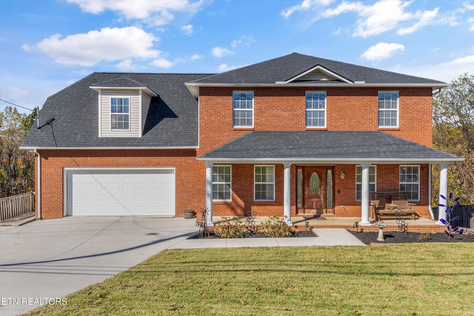 Property Photo: 6213 Ridgeview Rd TN 37918