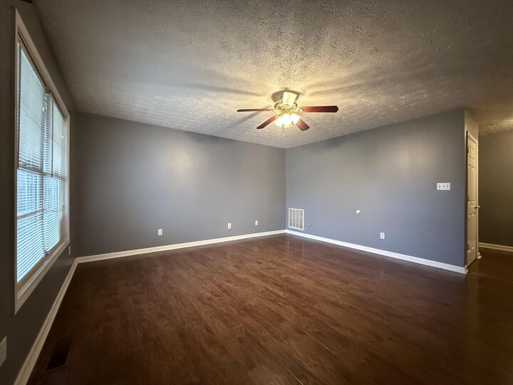 Property Photo: 221 Woodview Drive KY 40356