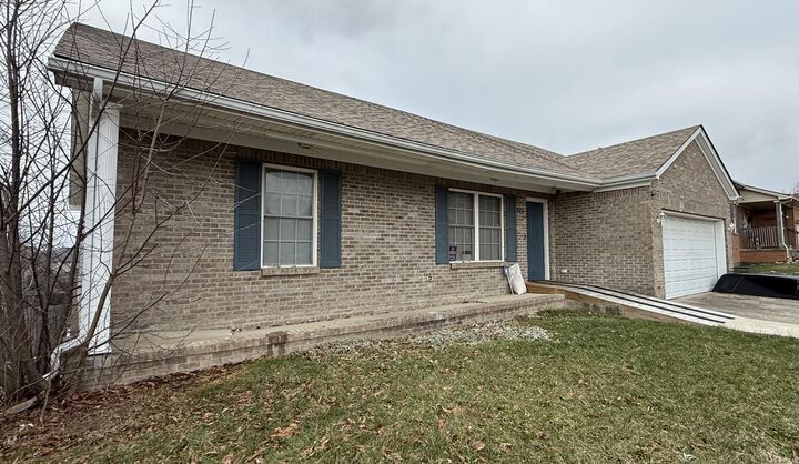 Property Photo: 221 Woodview Drive KY 40356