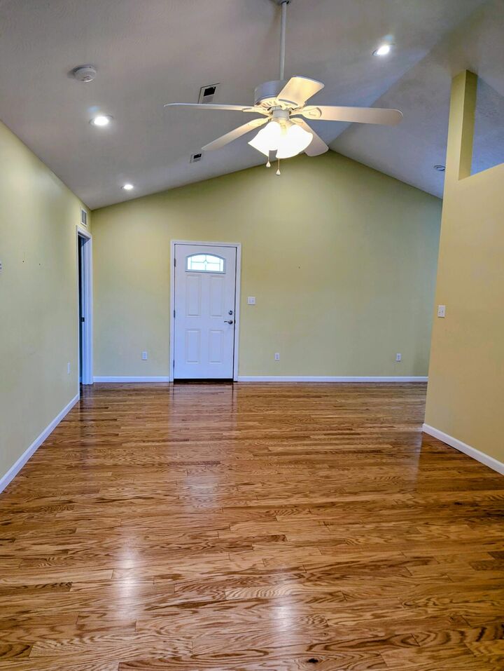 Property Photo: 67 Leaflet Avenue KY 42503