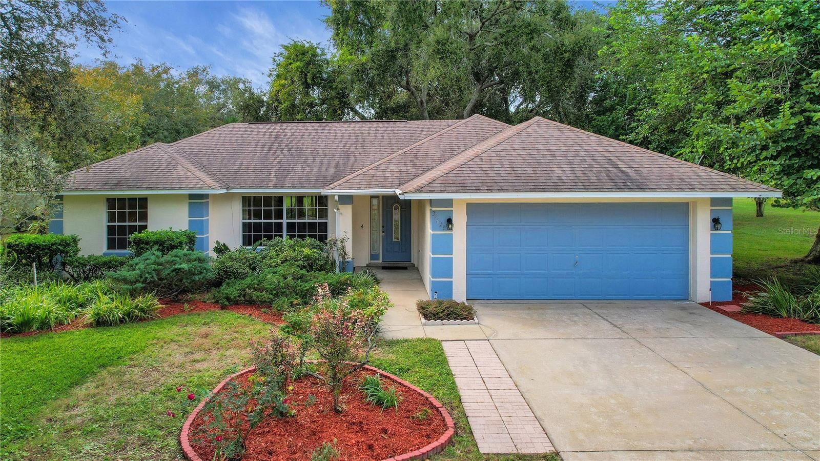 Property Photo: 36629 Francis Drive FL 32735