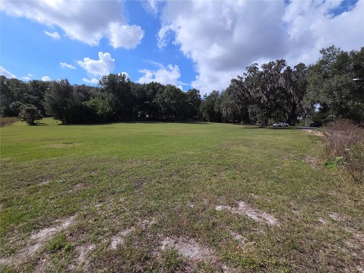 Property Photo: 140 E Lemon Street FL 32159