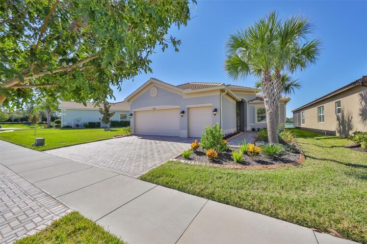 Property Photo:  15527 Corona Del Mar Drive  FL 33598 