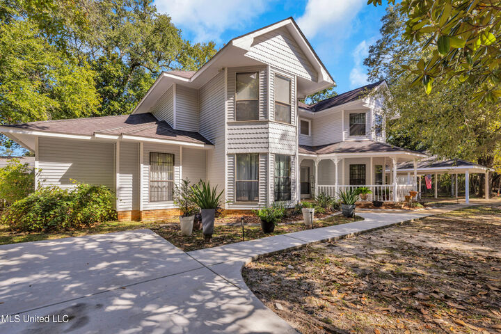 Property Photo:  1613 Fairhaven Drive  MS 39553 