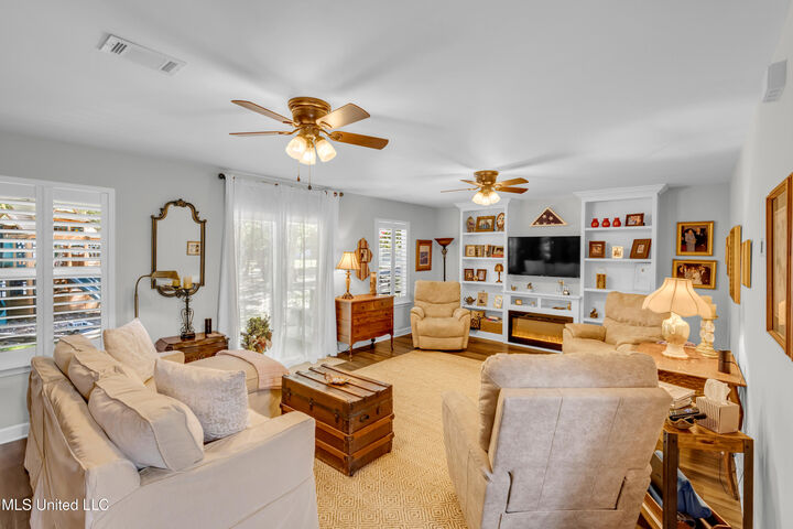 Property Photo:  1613 Fairhaven Drive  MS 39553 