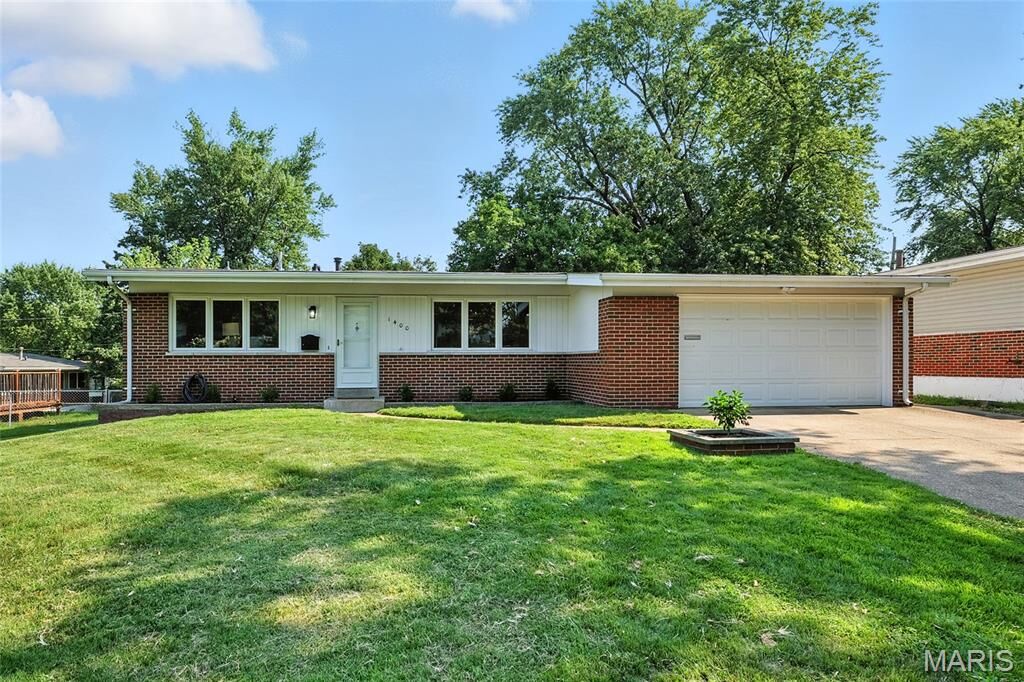Property Photo: 1400 Paddock Drive MO 63033