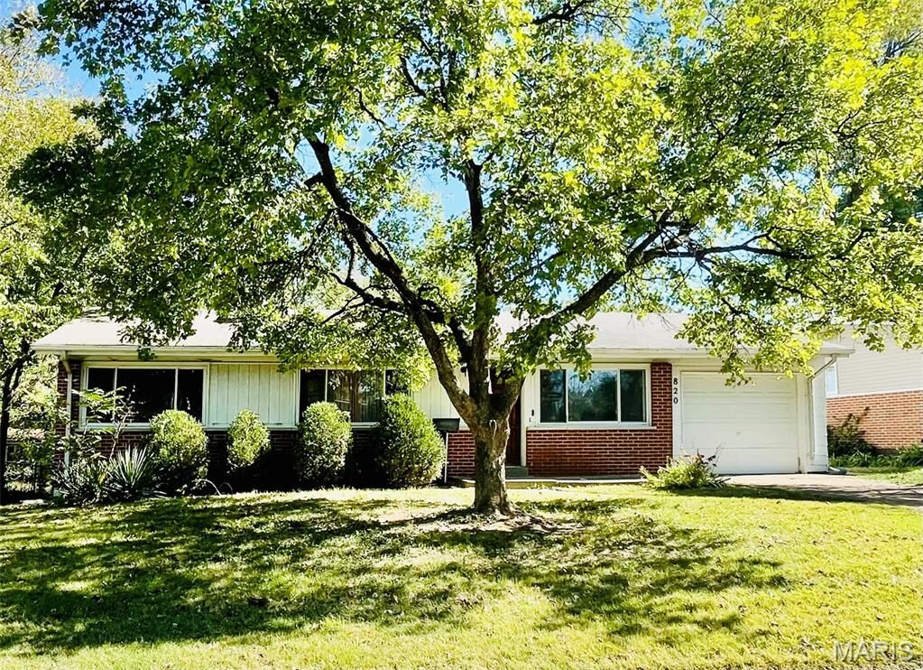 Property Photo: 820 Paddock Drive MO 63033