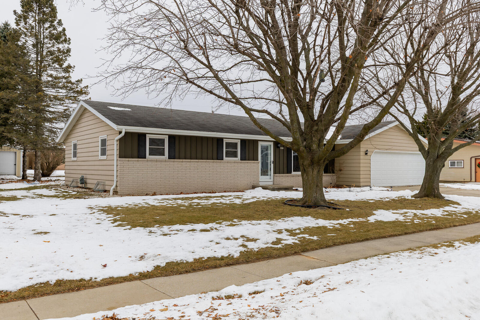 Property Photo:  4412 Just Ct  WI 54220 