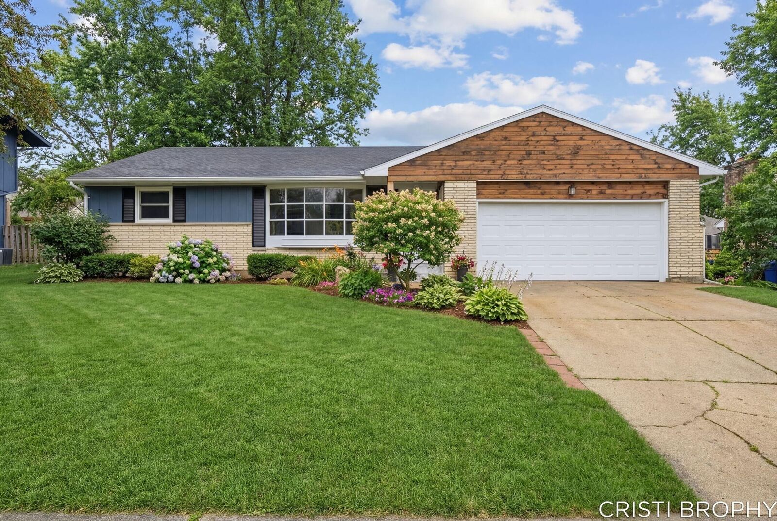 Property Photo: 2538 Berwyck Road SE MI 49506