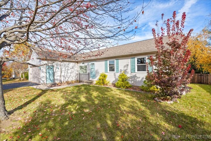 Property Photo: 1146 Quail Run IL 60115