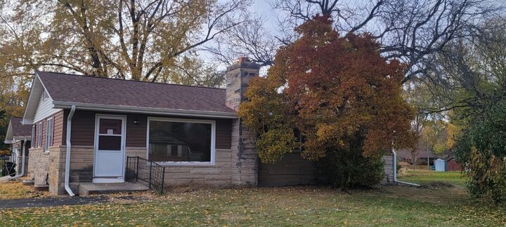 Property Photo: 833 Gary Avenue IL 60506
