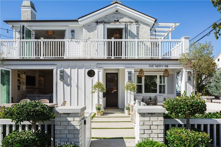 Property Photo: 521 Poinsettia Avenue CA 92625