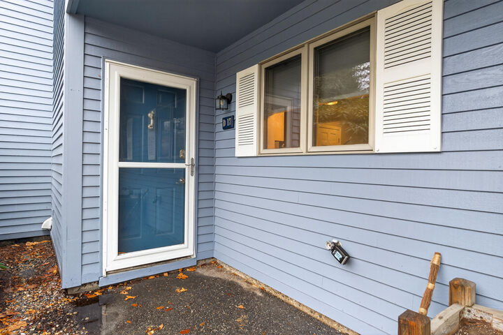 Property Photo: 152 McKeen Street D17 ME 04011