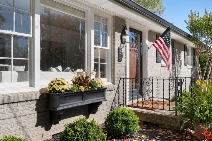 Property Photo: 214 Garrett Dr TN 37211