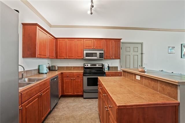 Property Photo:  350 Emerald Forest Boulevard 20102  LA 70433 