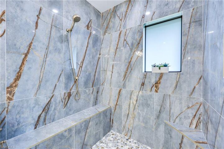 Property Photo: 4701 Oak Leaf Dr FL 34119