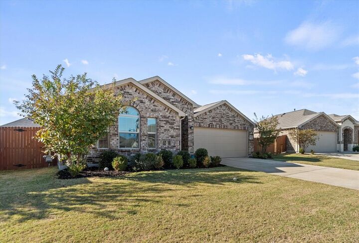 Property Photo: 3923 Pioneer Drive TX 75126