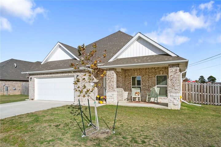 Property Photo: 102 Manfield Avenue AR 72751