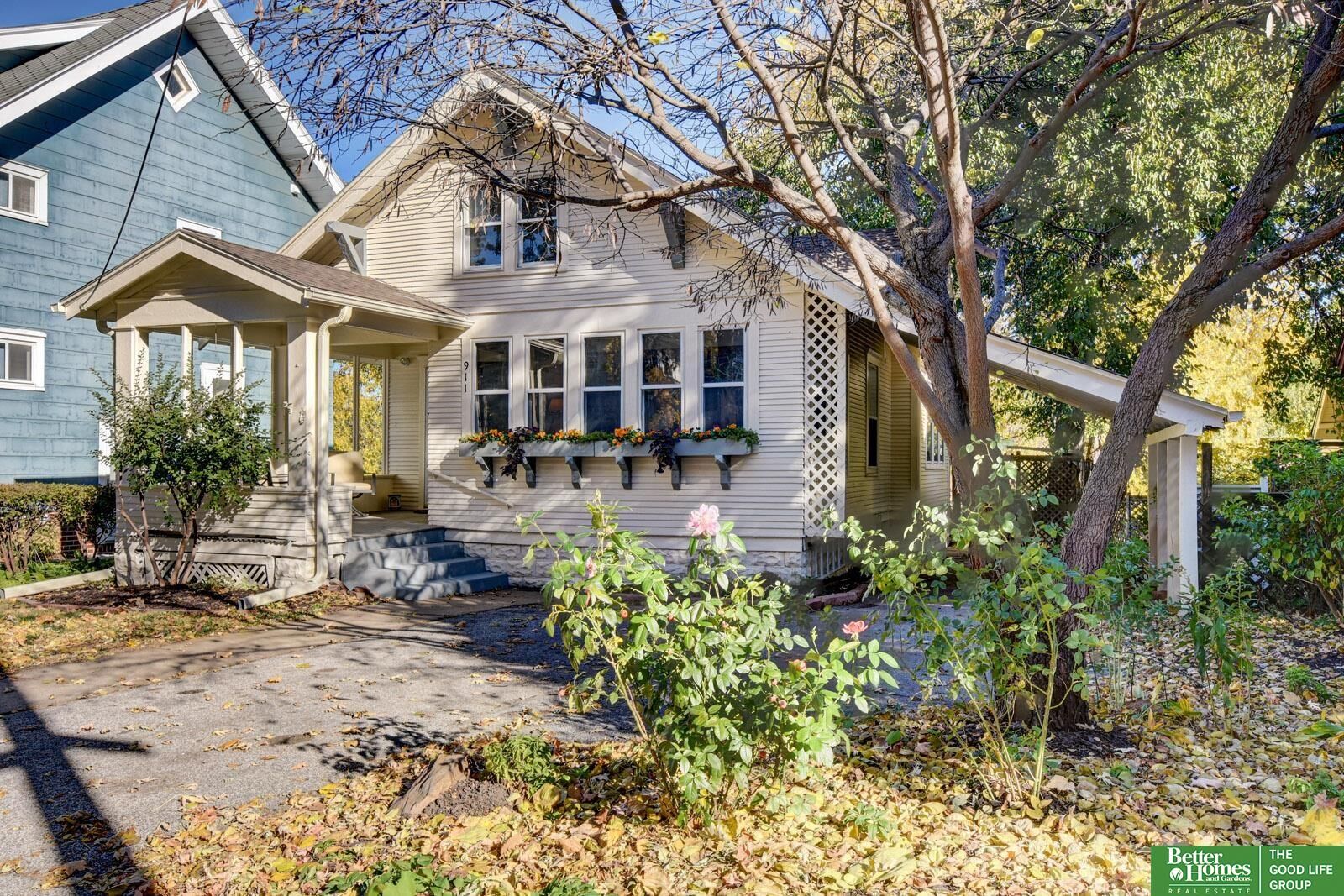 Property Photo:  911 N 50 Street  NE 68132 