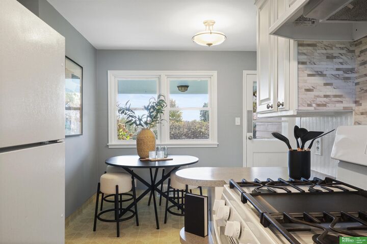 Property Photo: 307 Crest Road NE 68046