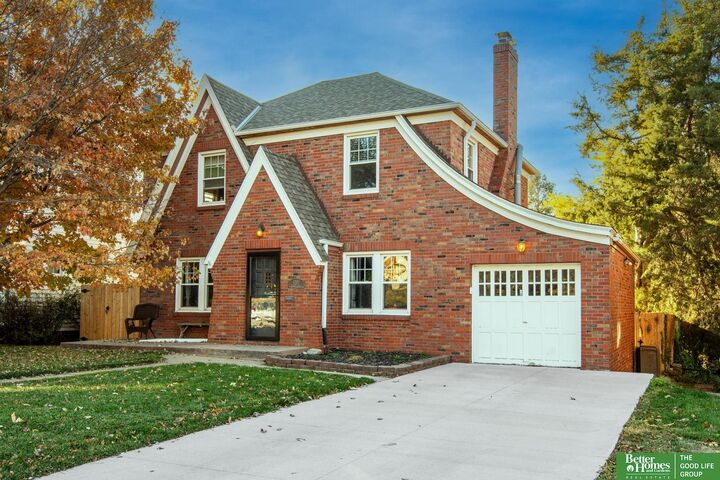 Property Photo: 4207 Shirley Street NE 68106