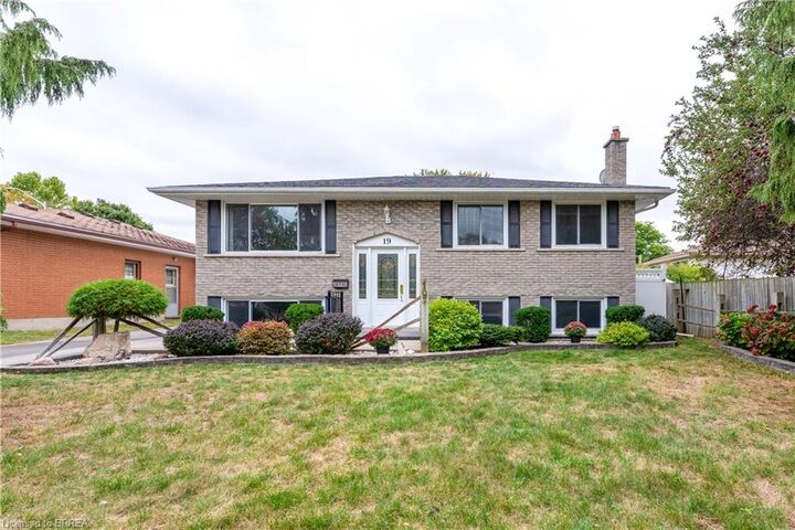 19 Melbourne Crescent  Brantford ON N3S 7G2 photo