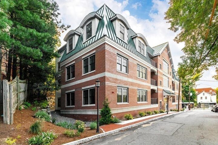 36 Elmwood Ave 2  Winchester MA 01890 photo