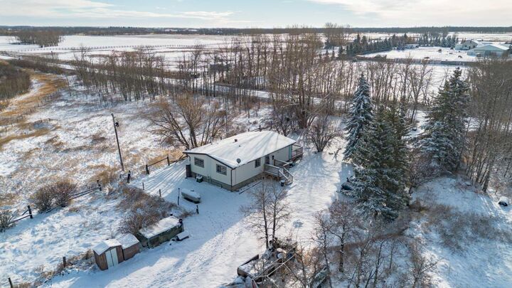 Property Photo:  20140 Twp Rd. 380  AB T0C 2L0 