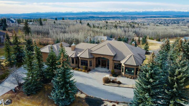 31 Pinnacle Ridge Drive SW — photo 1