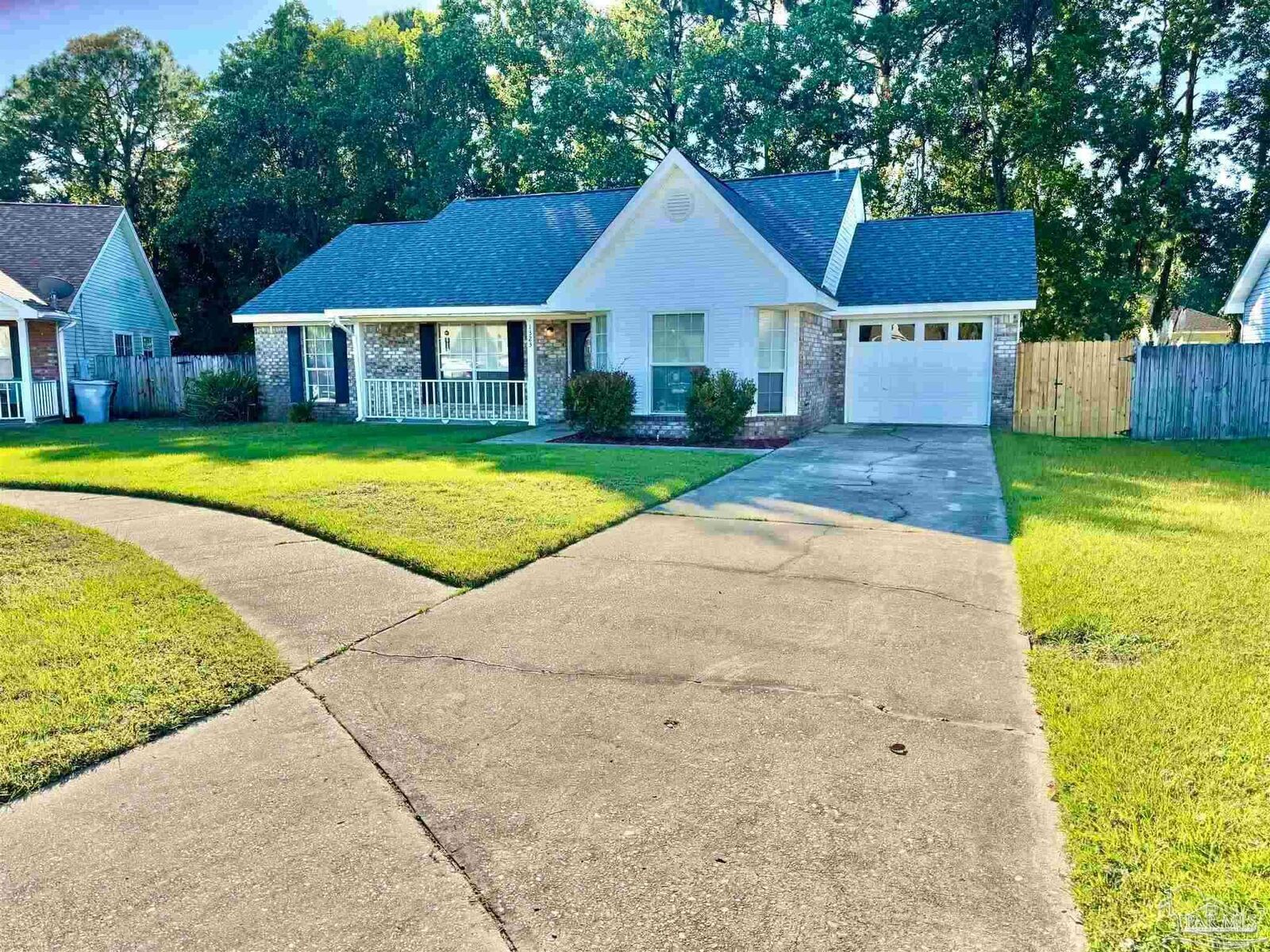 Property Photo:  1323 Sterling Point Dr  FL 32563 