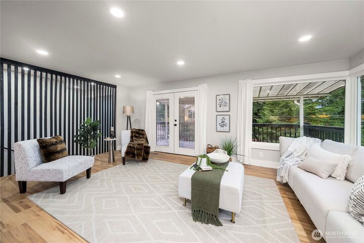 Property Photo: 30150 10th Avenue SW WA 98023